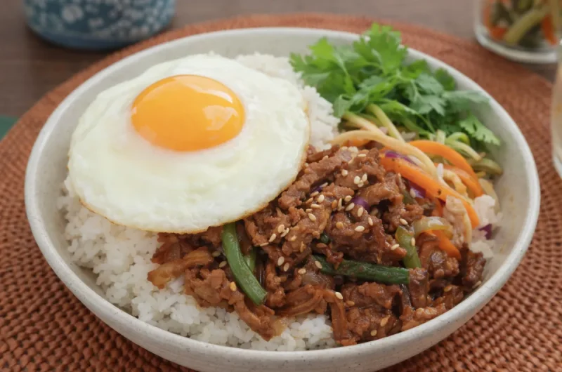 【ソレダメ】業務スーパー食材で作る包丁いらずのプルコギ丼（4月1日）（業務田スー子さんの時短レシピ）