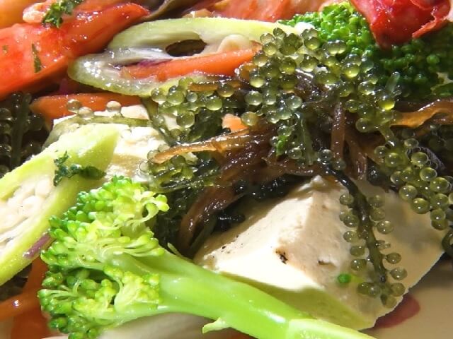 島豆腐の沖縄サラダ