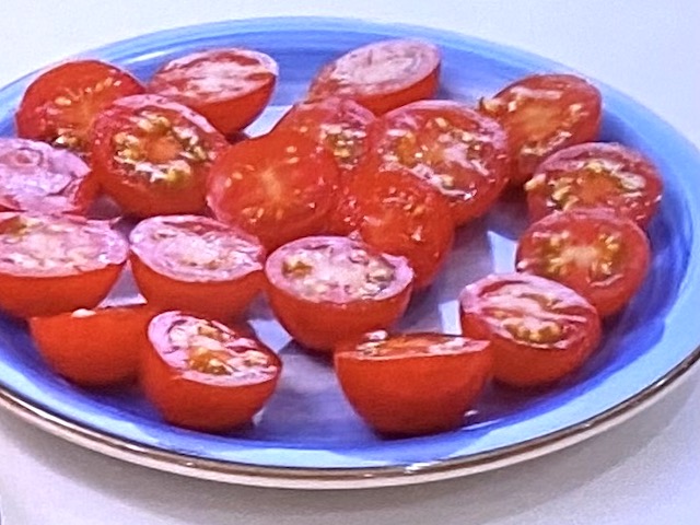 トマトを一気に切る