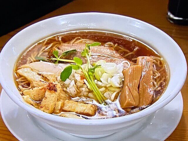 黒醤油ラーメン 松辰