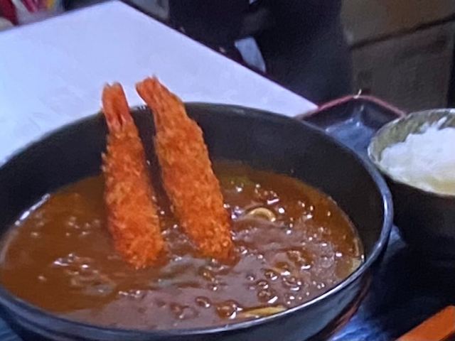 エビカレーうどんたつや