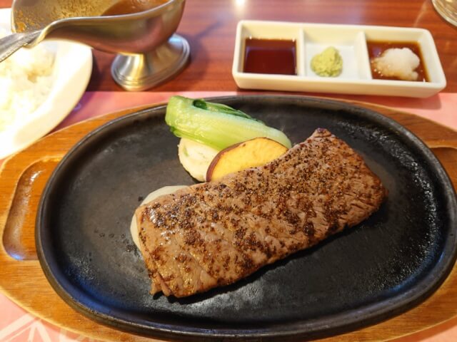 レストラン栗の里の米沢牛のステーキ