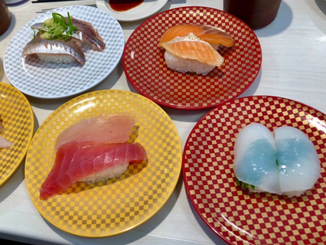 魚べいの回転寿司