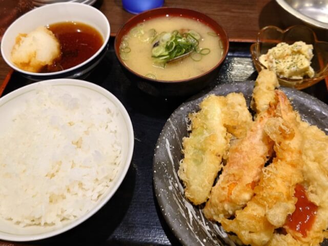 大吉の天ぷら定食