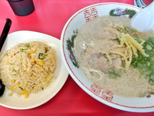 食べ放題無限半チャーハン