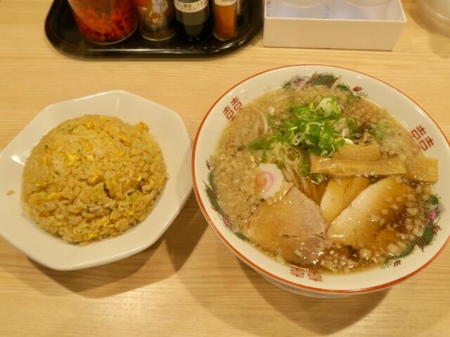 ラーメン付きチャーハン、チャーハン付きラーメン