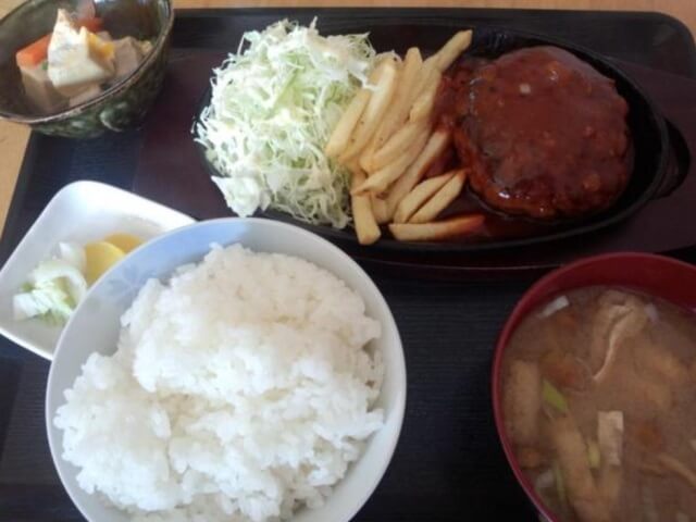 手作りハンバーグ定食