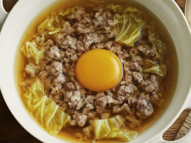 キャベツと鶏ひき肉のスープ