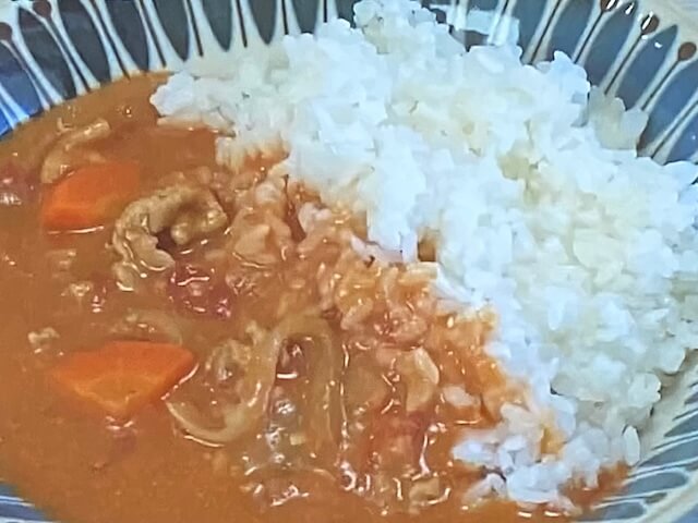 ルー半分カレー（トマトカレー）