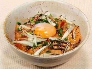 【DayDay】サーモンのユッケ丼のレシピ JO1與那城奨さん亜希のざっくりキッチン(デイデイ)2025年6月12日 6 salmonyukkedon0612