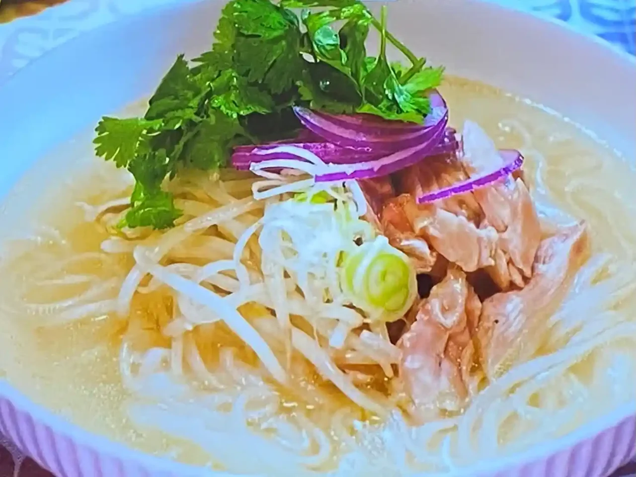 【沸騰ワード】鶏肉のフォーのレシピ 志麻さん朝食SP2025年10月31日 7 torinikunofo1031