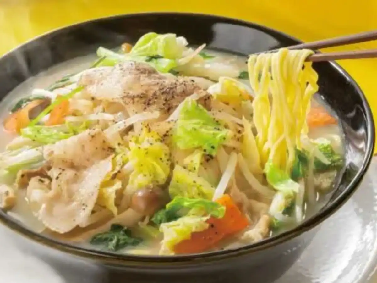 ガスト1日分の野菜が摂れる！低糖質麺のタンメン